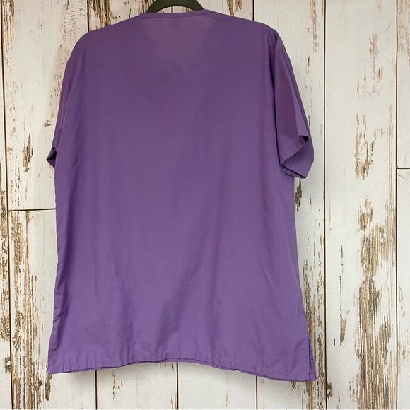 Vintage, Pretty Purple Scrub Top. Similar to a size Large. Good used condition! - Picture 2 of 5